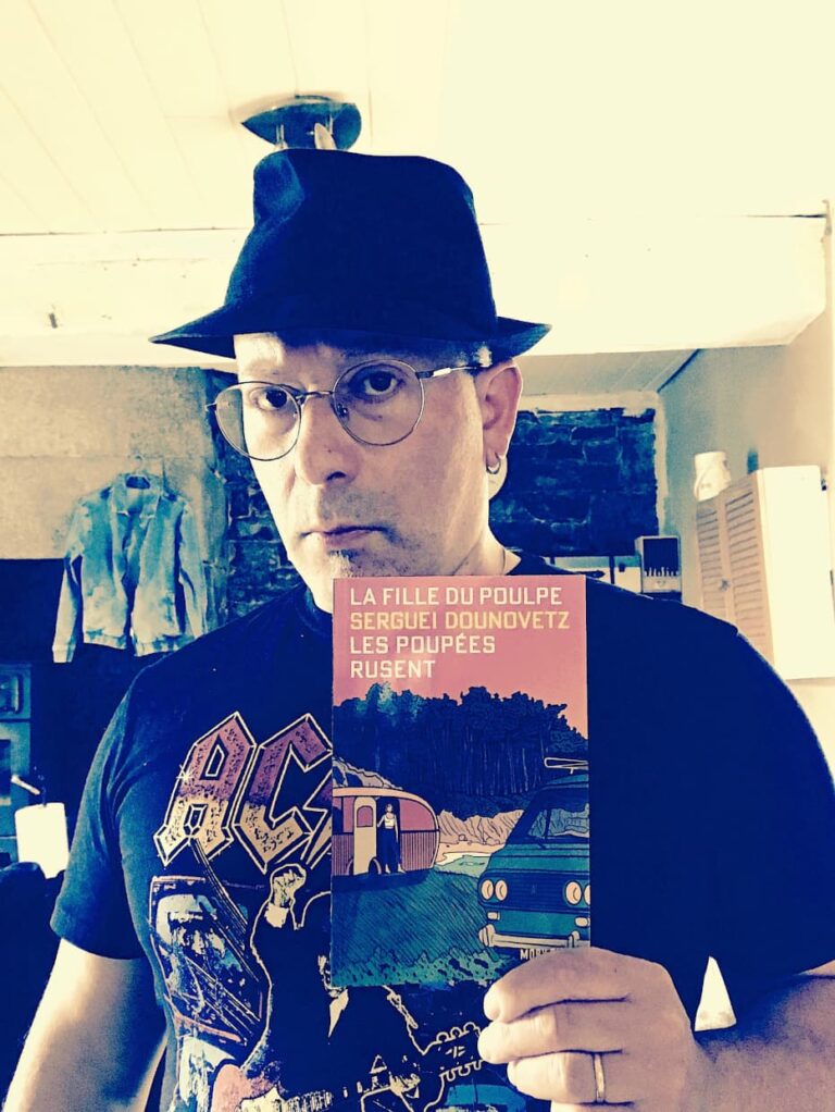 Richard Tabbi présente le livre "Les poupées rusent" de Serguei Dunovetz